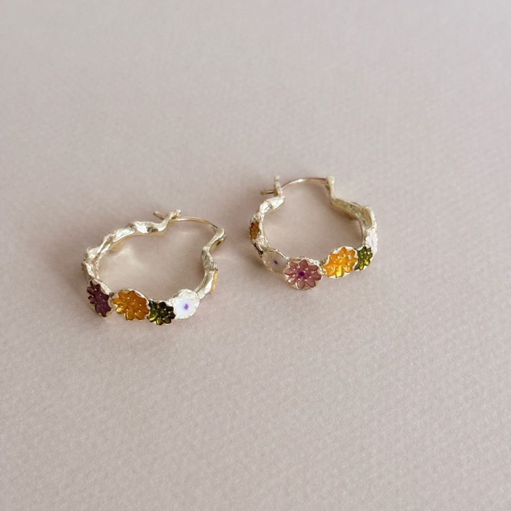 Flower hoop earrings S819
